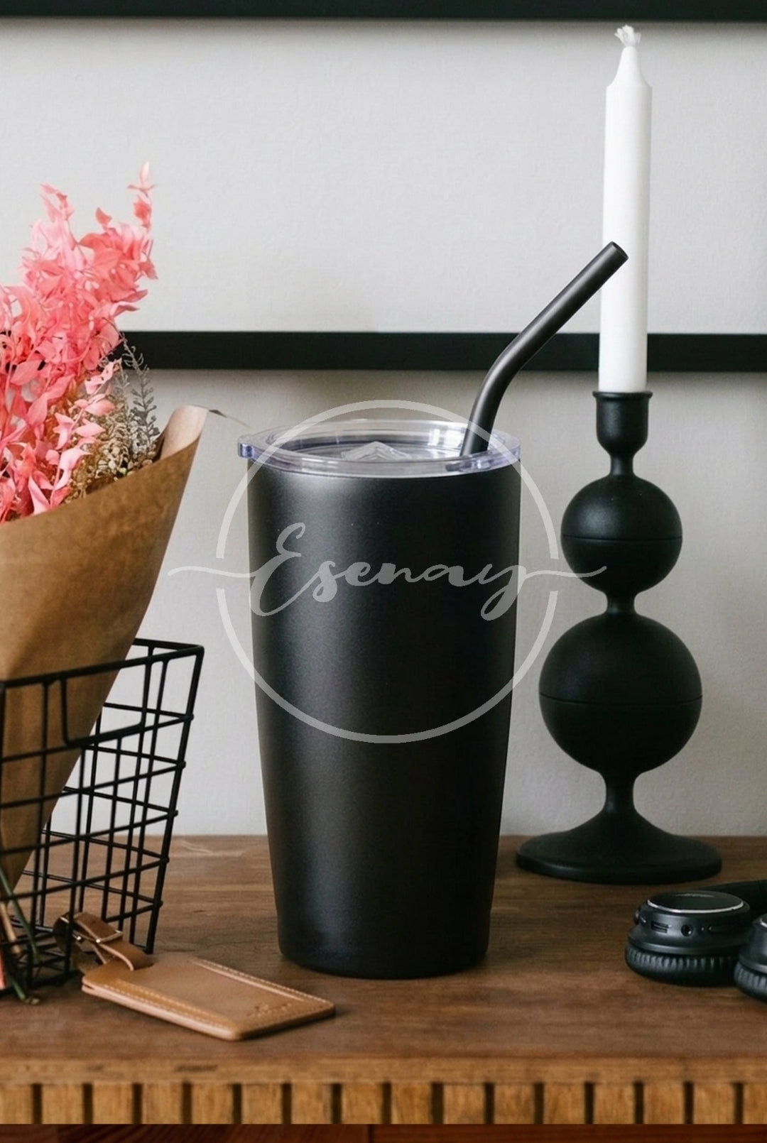 MakerFlo 20oz Tumbler Image | 1 Styled Image Mockup | Black