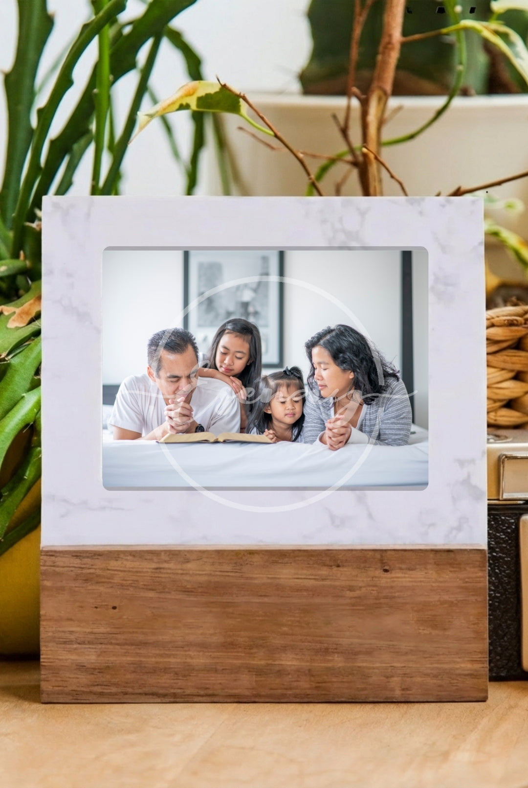 MakerFlo Marble & Wood Picture Frame Image Bundle | 5 Styled Image Mockups