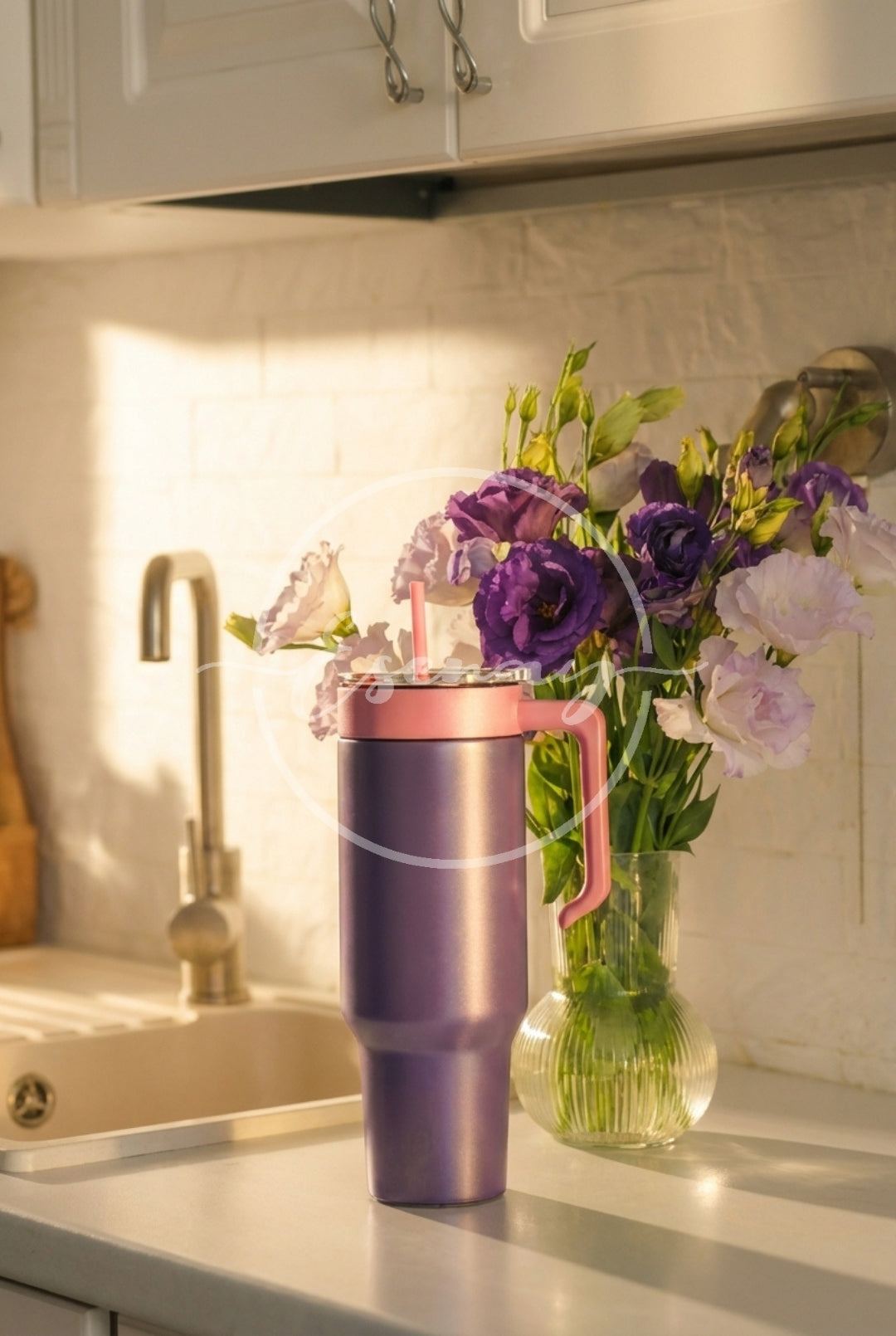 MakerFlo 40oz Tumbler w/ Handle Image | 1 Styled Image Mockup | Purple/Pink