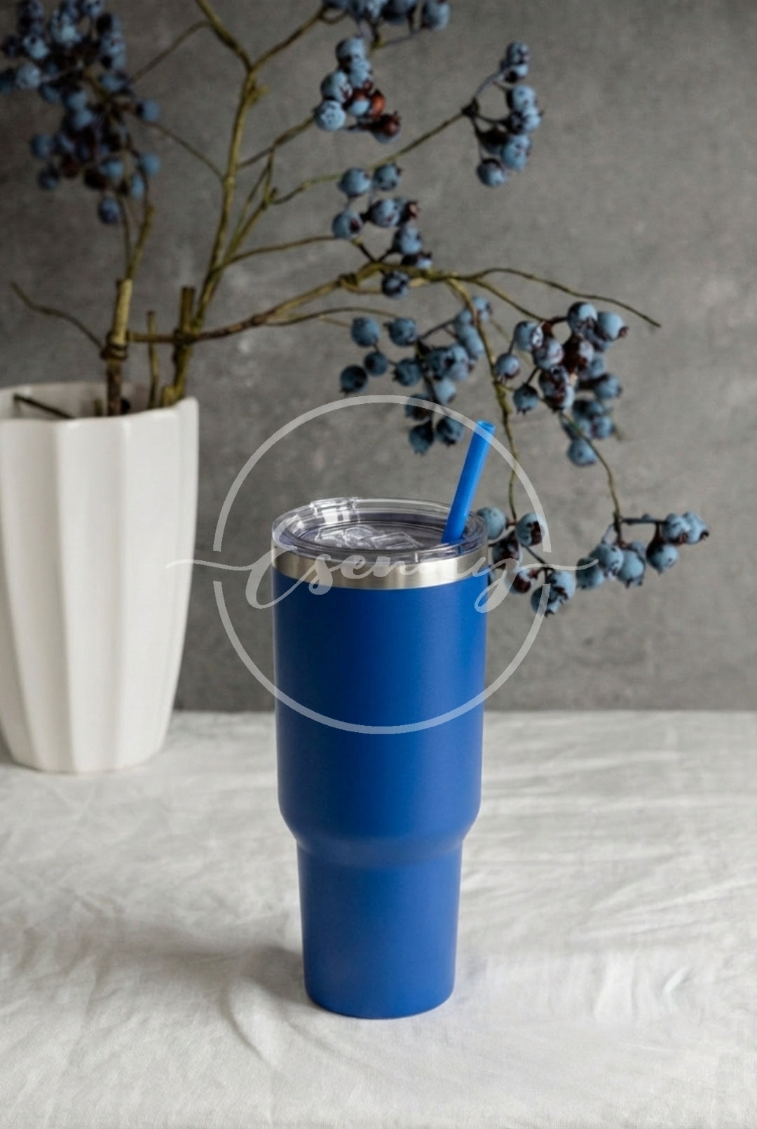 MakerFlo 40oz Tumbler Image | 1 Styled Image Mockup  | Blue